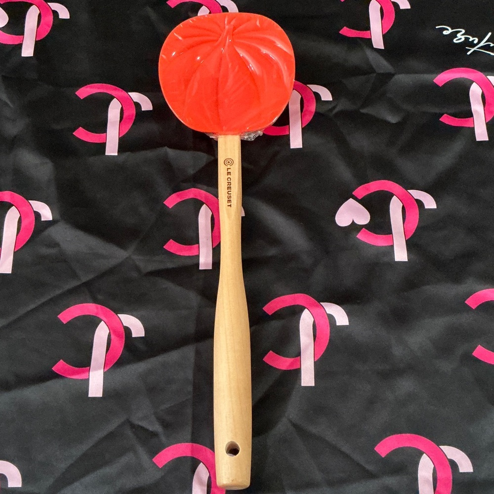 Le Creuset Limited Edition PUMPKIN silicone spatula, original sealed, new